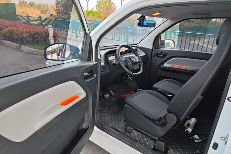 Used Wuling Hongguang MINIEV 2022 Easy Version Lithium Iron Phosphate
