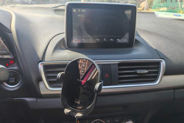 Used Mazda Mazda 3 Axela 2016 Sedan 1.5L Automatic Luxury Model
