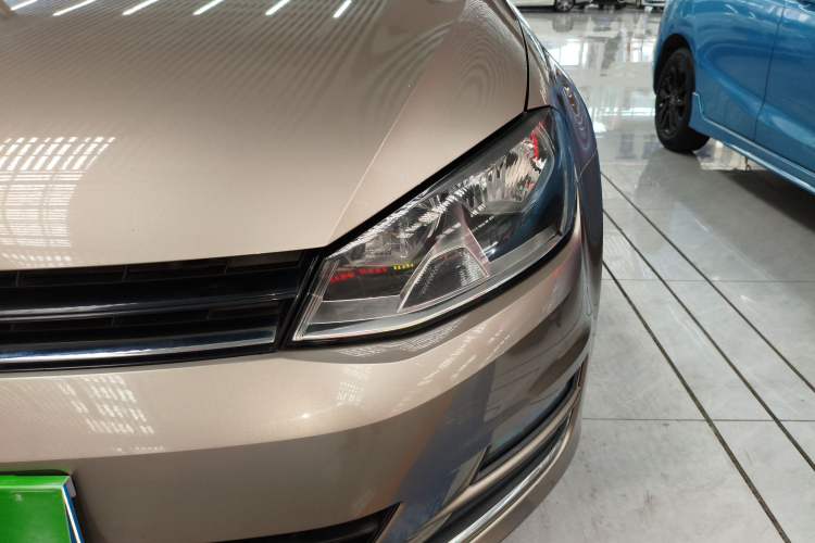 Used Volkswagen Golf 2014 1.6L Automatic Comfort Model Left Front Headlight