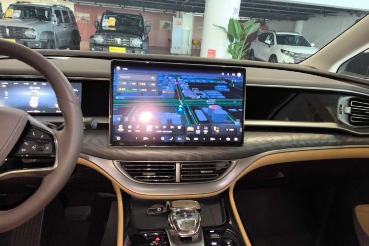 Used Denza D9 2024 DM-i 1050 Luxury Model