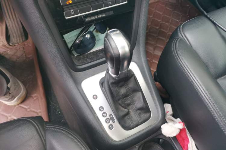 Used Volkswagen Sharan 2015 1.8TSI Comfort Model Gear Lever