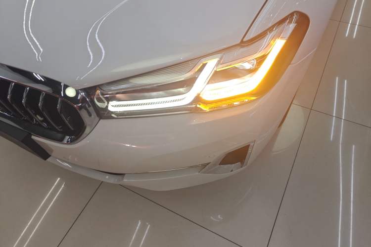 Used BMW 5 Series 2022 Second Facelift 525Li Luxury Package
