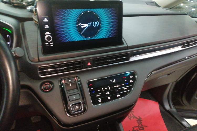 Used Honda Elysion 2022 2.0L eHEV Luxury Edition Audio And AC Panel