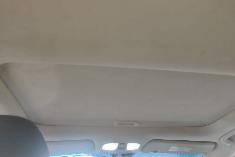 Used Hyundai Sonata 2011 2.0L Automatic Luxury Edition Headliner