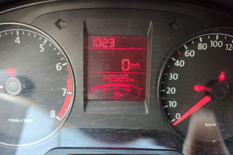 Used Volkswagen Santana 2013 1.4L Manual Comfort Edition Odometer Close Up