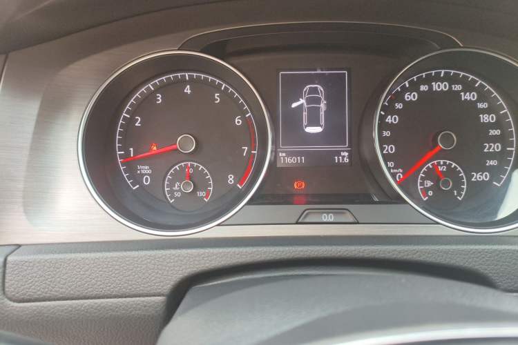 Used Volkswagen Golf 2016 230TSI Automatic Luxury Version Odometer Close Up