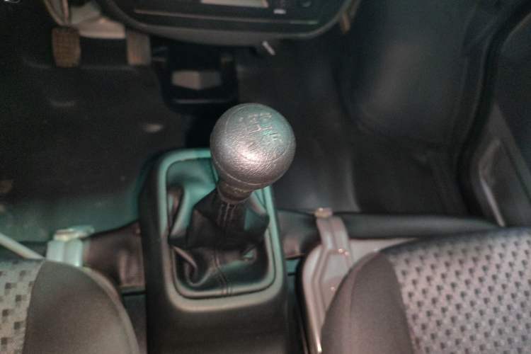 Used Wuling Zhiguang 2023 1.5L Practical Version 5/7 Seats Gear Lever
