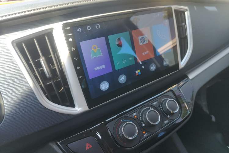 Used FORTHING Lingzhi M5 2022 Standard Version Base Model 7 Seats
