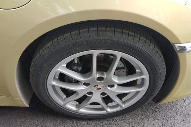 Used Porsche Cayman 2013 Cayman 2.7L Right Front Wheel Hub