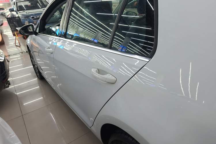 Used Volkswagen Golf 2016 230TSI Automatic Luxury Version
