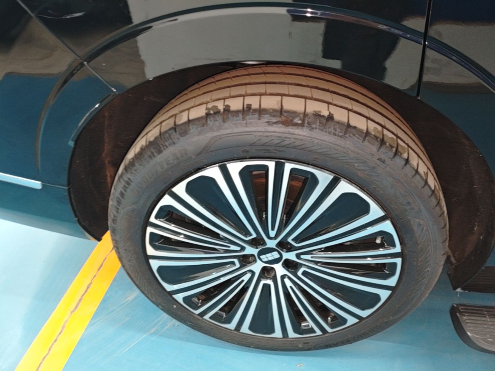 Geely Galaxy M9 2025 Model 210km Four-Wheel-Drive Leading Edition — снимка 11