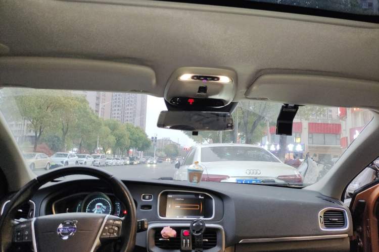 Used Volvo V40 2014 2.0T Zhiya Edition Headliner