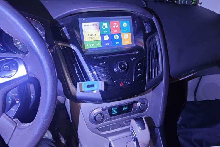 Used Ford Focus 2012 Sedan 1.6L Automatic Fashion Edition
