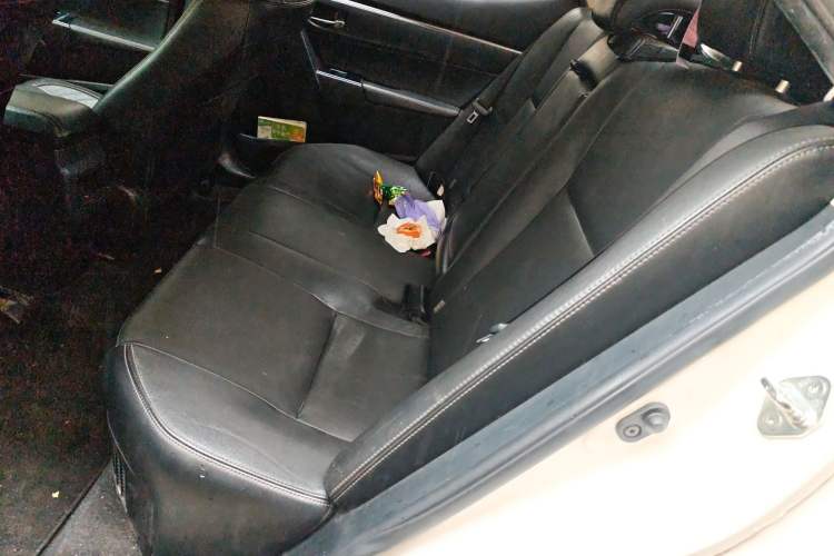 Used Toyota Corolla 2016 Dual-Engine 1.8L E-CVT Elite Edition