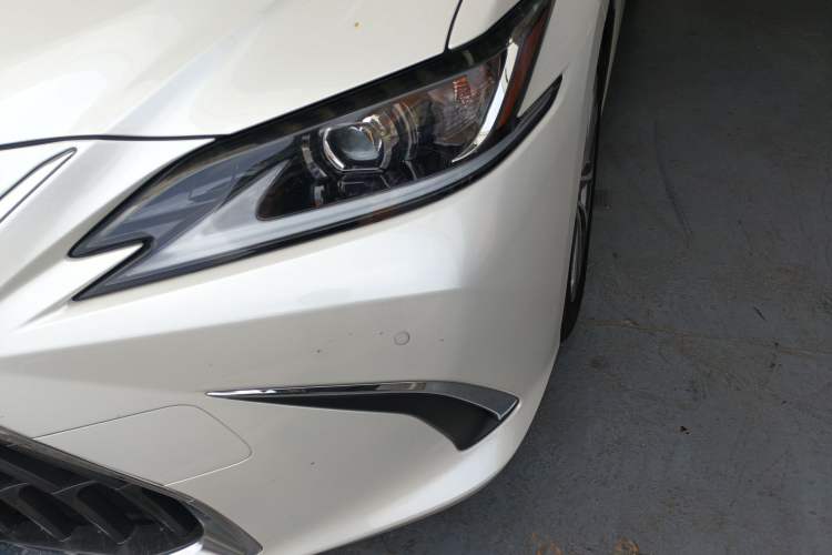 Used Lexus ES 2022 300h Excellence Edition
