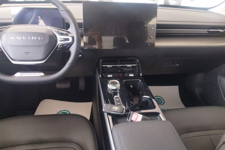 Used Wuling Xingguang 2024 Co-Creation Edition 510 Advanced Model
