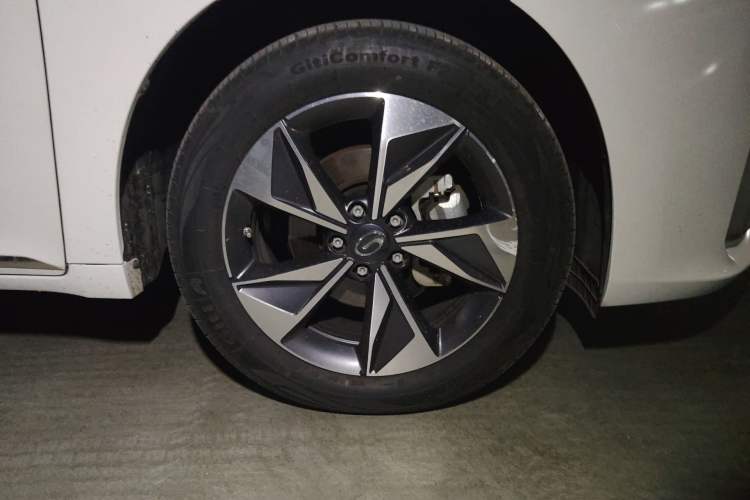 Used GAC Trumpchi M6 2023 PRO 270T DCT Luxury Edition Right Front Wheel Hub