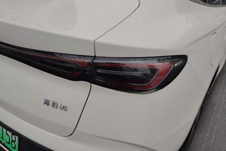 Used BYD Seal 06 New Energy 2024 DM-i 80KM Luxury Model Right Rear Taillight