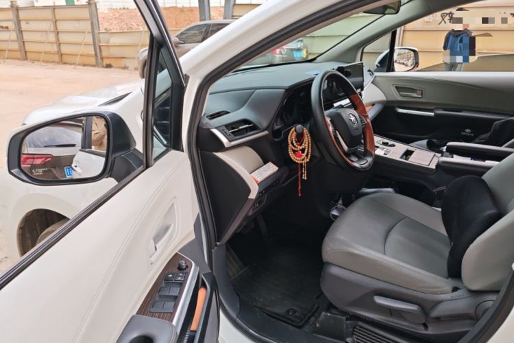 Used Toyota Granvia 2024 2.5L Hybrid Comfort Edition Driver Seat