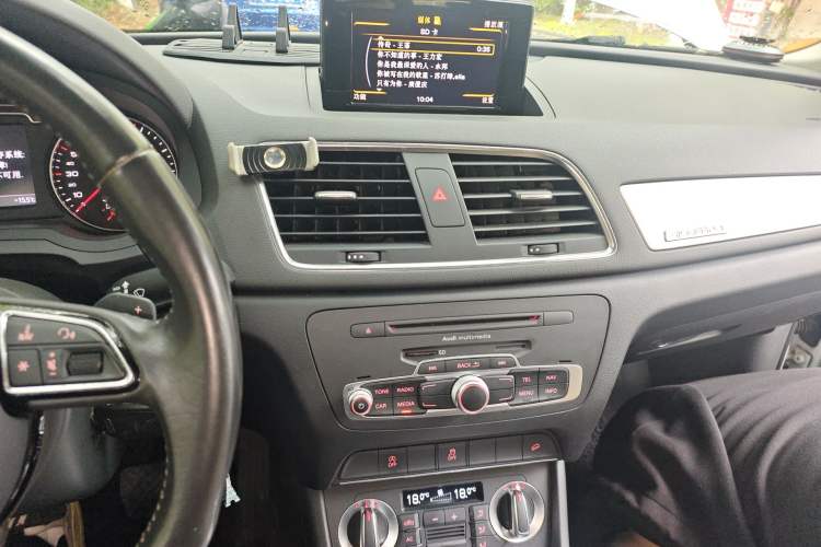 Used Audi Q3 2012 35 TFSI quattro Comfort Model Audio And AC Panel