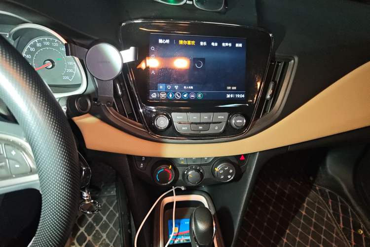 Used Chevrolet Monza 2022 320 Automatic Enjoyment Sunroof Version Audio And AC Panel