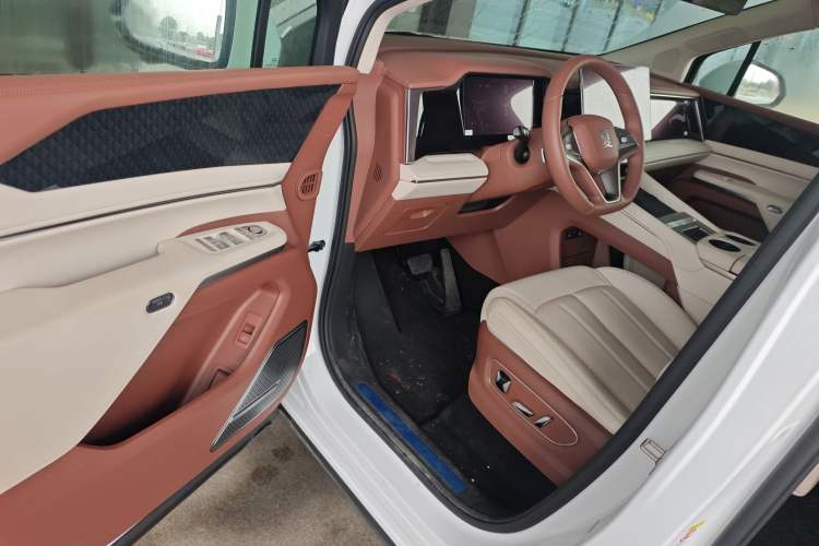 Used BYD Xia 2025 DM-i 1.5T 180km Excellence Model