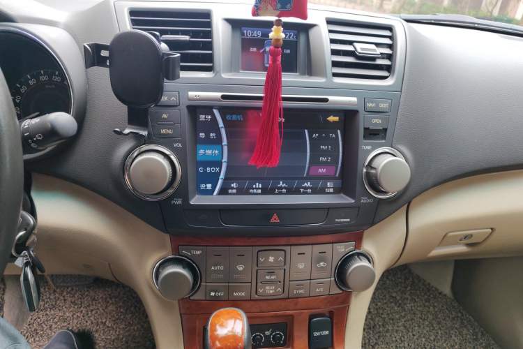 Used Toyota Highlander 2009 2.7L Two-Wheel Drive 7-Seater Luxury Edition Audio And AC Panel