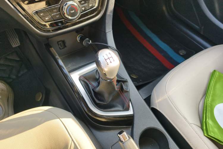 Used Changan Alsvin V7 2016 1.6L Manual Enjoyment Model China V Standard
