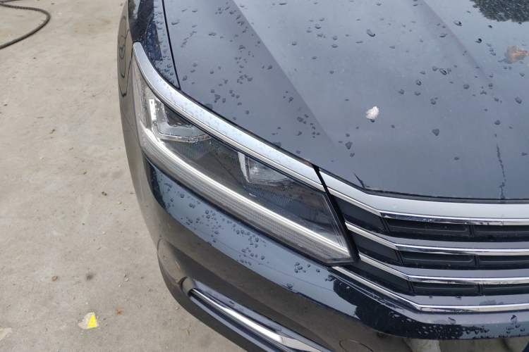 Used Volkswagen Passat  Right Front Headlight