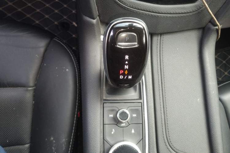 Used Cadillac XT6 2020 28T Six-Seater Luxury Sporty Enjoy-the-Comfort Safety Edition