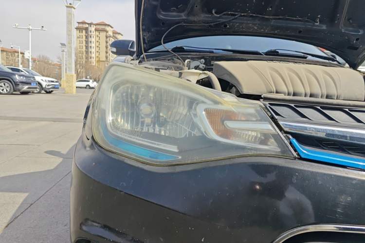 Used Soueast V3 Lingyue 2015 1.5L Manual Smart Edition Right Front Headlight