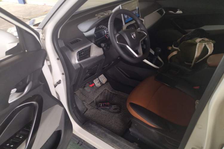 Used Baojun 510 2017 1.5L manual Comfort trim Driver Seat