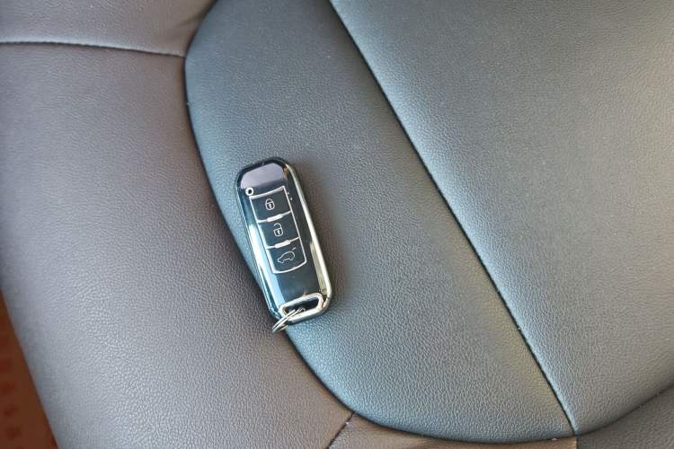 Used GAC Trumpchi GS4 2017 200T G-DCT Two-Wheel Drive Elite Edition Interior 1