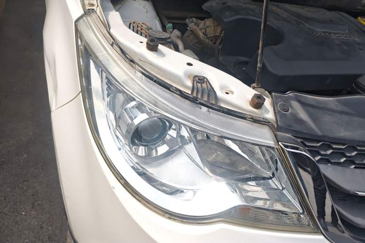 Used Baojun 730 2014 1.5L manual standard trim 7 seats
