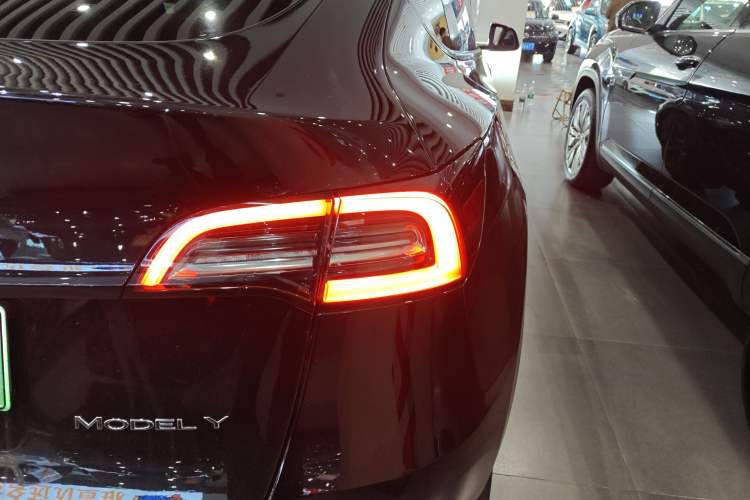 Used Tesla Model Y 2023 Rear-Wheel-Drive Version