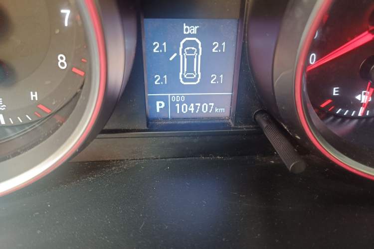 Used Haval H6 2015 Sport Edition 1.5T Automatic Two-Wheel Drive Luxury Model Odometer Close Up