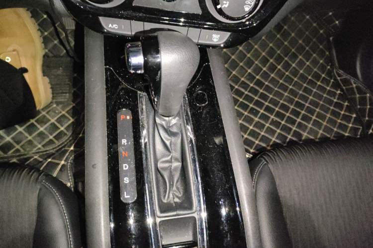 Used Honda Vezel 2019 1.5L CVT Pioneer Edition China VI Gear Lever