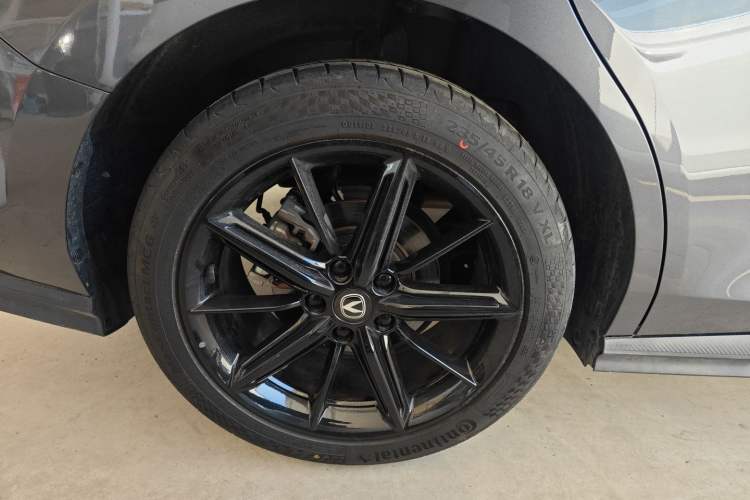 Used Changan UNI-V 2022 1.5T Prestige Version