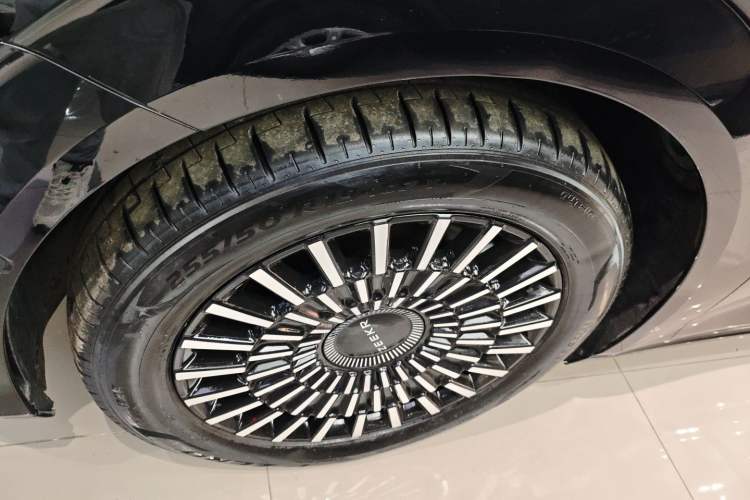 Used Zeekr 009 2024 Six-Seat Executive Version 4WD 108 kWh
