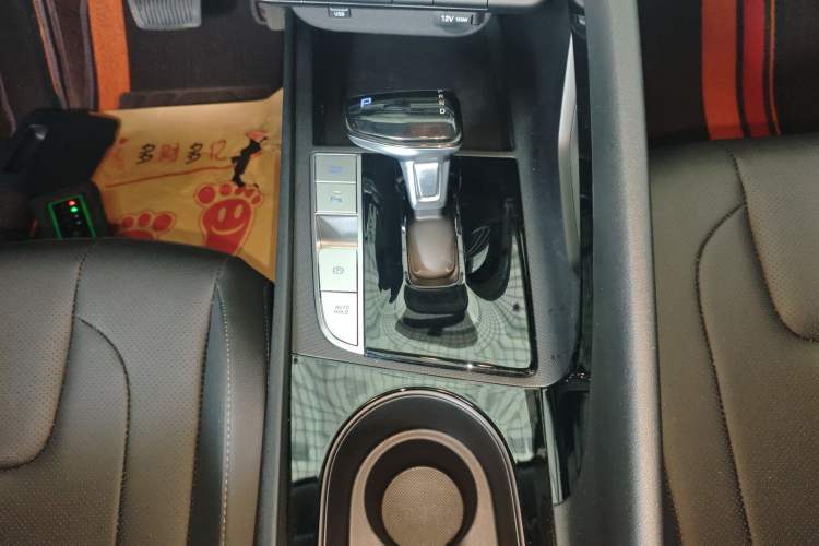 Used Hyundai Elantra 2023 1.5L CVT GLX Elite Edition Gear Lever