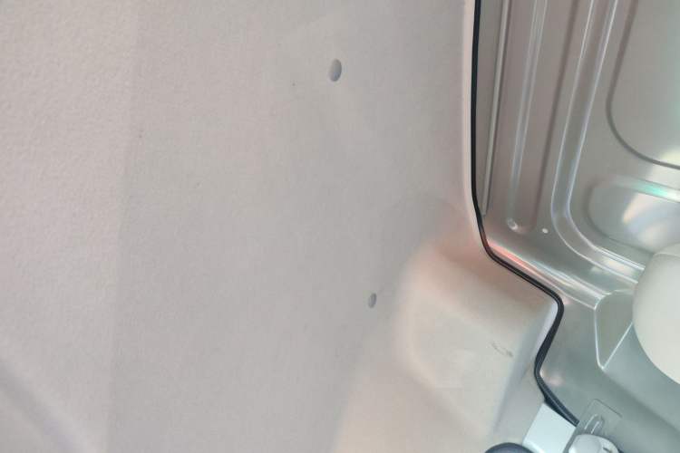 Used Jinbei New Hiace X30L 2023 1.5L Super Enjoyment Van 2/5 Seats Non-Air-Conditioned Version SWC15M