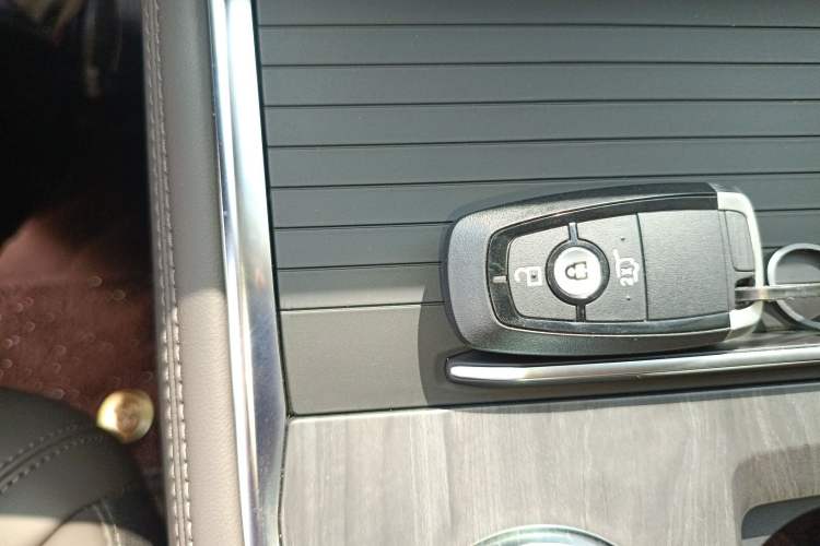 Used Ford Explorer 2024 2.3T EcoBoost Four-Wheel Drive Titanium Edition 7 Seats