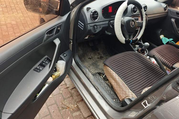 Used Volkswagen Jetta 2017 1.5L Manual Fashion Edition Driver Seat