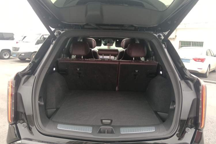 Used Cadillac XT5 2025 2.0T Platinum Edition
