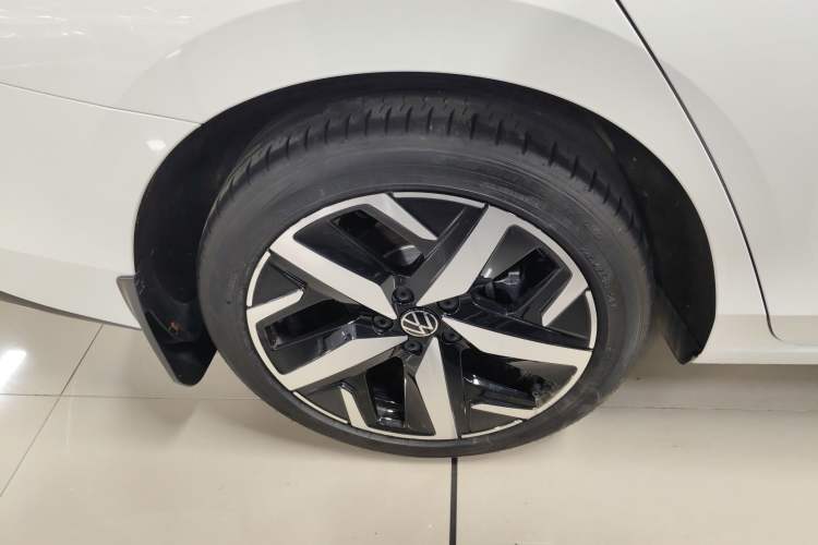 Used Volkswagen Lamando 2024 Lavida L 280TSI DSG Cool & Spicy Edition Exterior 3