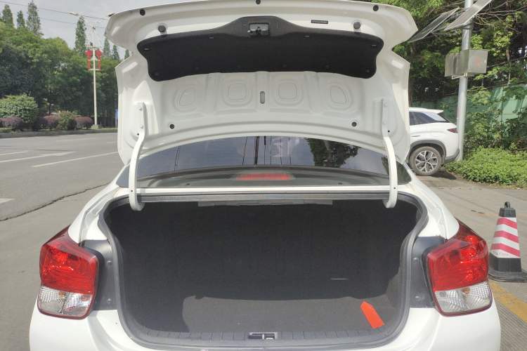 Used Hyundai Verna (older generation) 2017 1.4L Manual Refreshed Version China VI Standard
