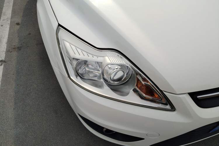 Used Ford Focus 2013 Sedan Classic 1.8L Manual Base Model