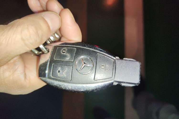 Used Mercedes-Benz GLC 2019 GLC 260 L 4MATIC Dynamic Model Vehicle Key