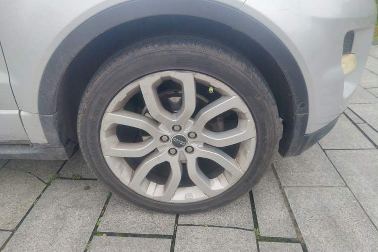 Used Land Rover Range Evoque 2012 2.0T 5-Door Ignite Edition Right Front Wheel Hub