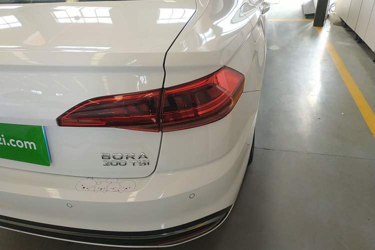 Used Volkswagen Bora 2023 200TSI DSG Comfort Edition Right Rear Taillight